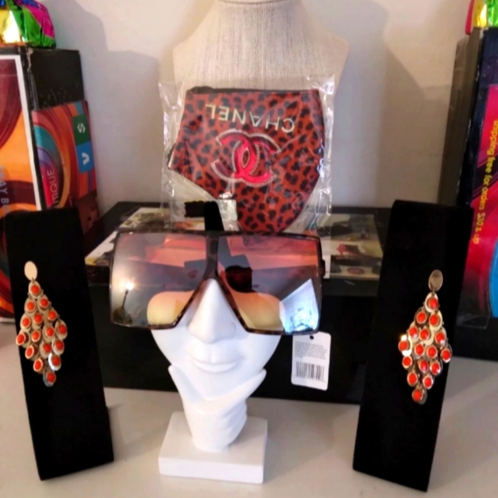 Summer chic ( face mask & sun glasses